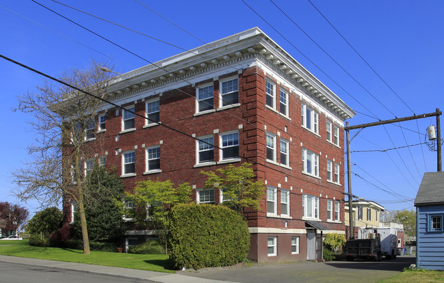 Marlborough Apartments in Everett, WA - Building Photo - Building Photo