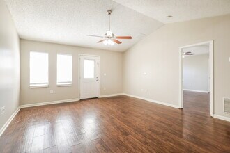 2672 Secret Harbor Dr in Orange Park, FL - Foto de edificio - Building Photo