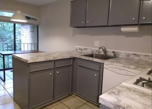 7952 Inverness Ridge Rd in Potomac, MD - Building Photo - Building Photo