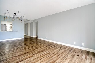 400 Leslie Dr in Hallandale Beach, FL - Building Photo - Building Photo