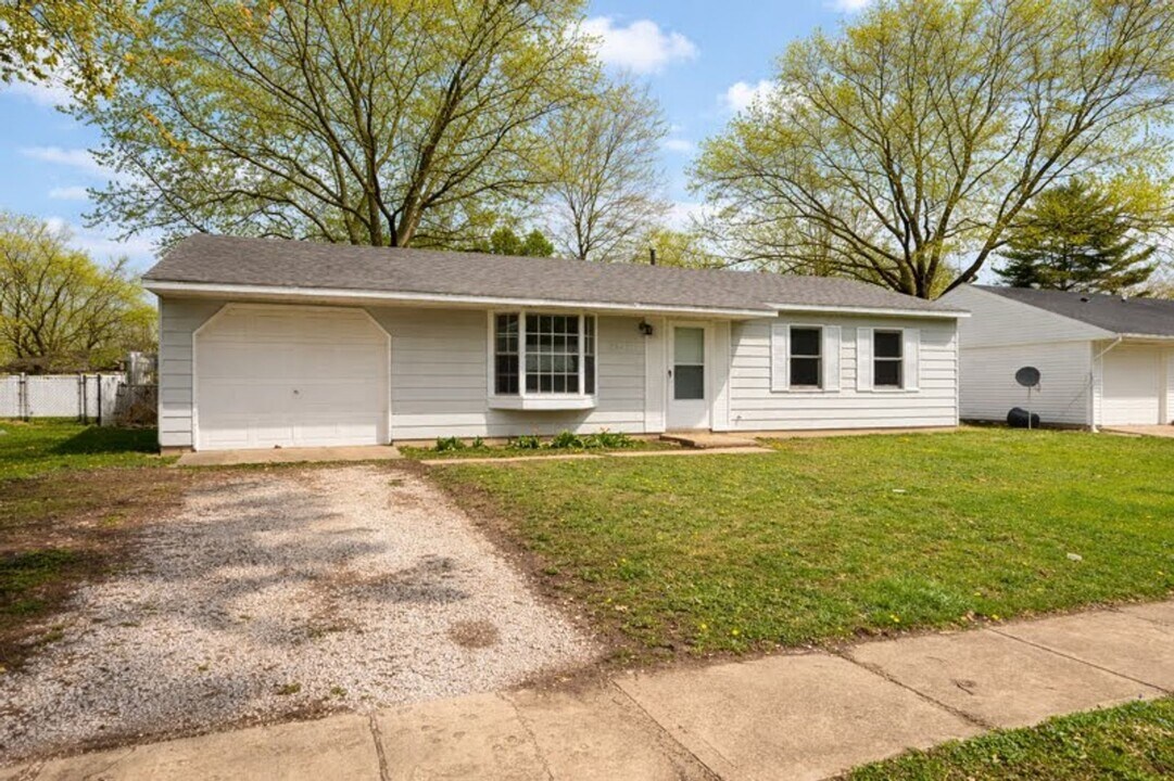 3212 Kimberly Dr in Champaign, IL - Building Photo