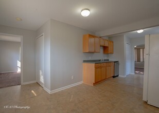 23361 Stauber Ave in Hazel Park, MI - Building Photo - Building Photo