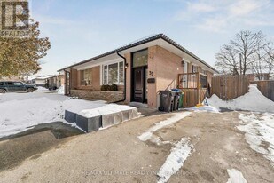 35 Algonquin Blvd in Brampton, ON - Building Photo