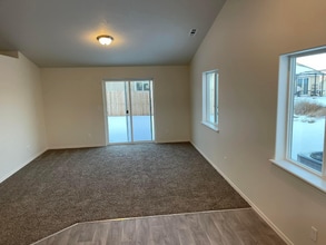 1328 W Javelin St in Moses Lake, WA - Foto de edificio - Building Photo