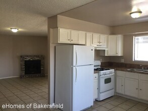 6004 Hill Dale Ct in Bakersfield, CA - Building Photo - Building Photo