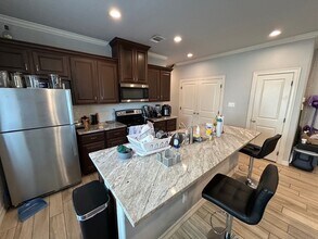 4207 College Main St in Bryan, TX - Building Photo - Building Photo