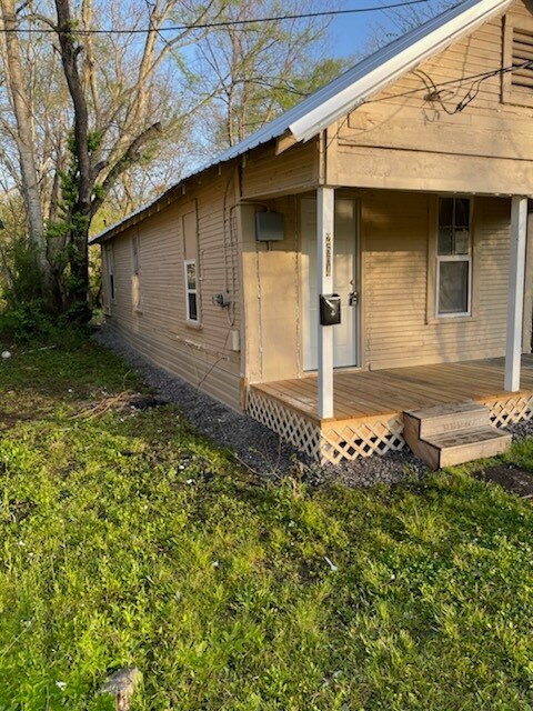 2604 10th Ave N in Bessemer, AL - Building Photo