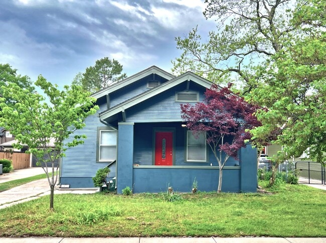 property at 1418 South Elwood Avenue