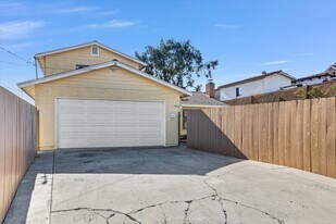 2040 E 5th St in National City, CA - Building Photo