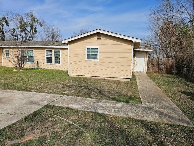 property at 105 Ila St