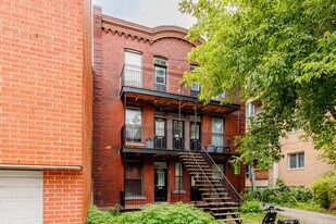 920 Du Couvent Rue in Montréal, QC - Building Photo
