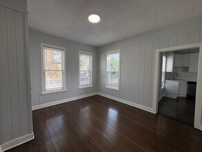 307 Prairie Ave in Highwood, IL - Building Photo - Building Photo