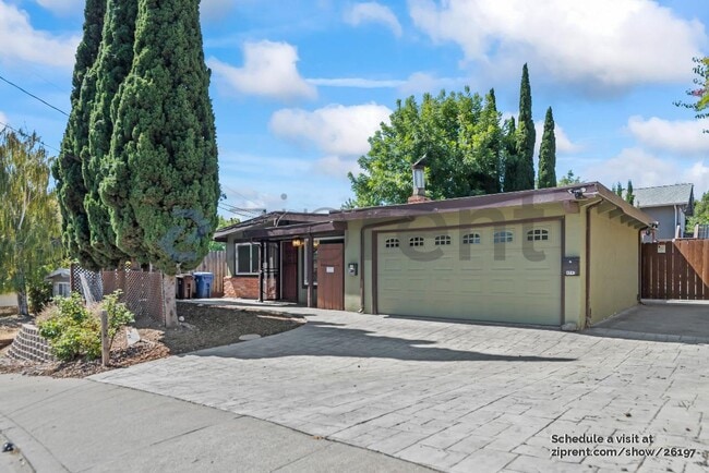 499 Pebble Dr in El Sobrante, CA - Building Photo - Building Photo