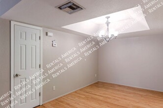 8271 N Oracle Rd in Tucson, AZ - Building Photo - Building Photo