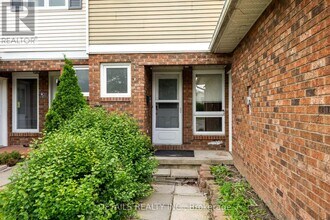 1401 Coulter Pl in Ottawa, ON - Building Photo - Building Photo