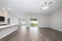 202 SW Aldoro Pl in Port St. Lucie, FL - Foto de edificio - Building Photo