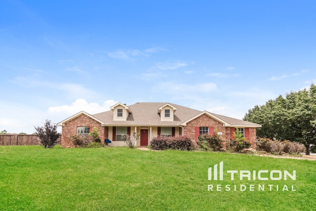300 Northstar Dr in Royse City, TX - Building Photo