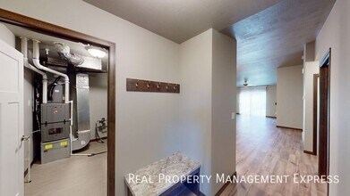 Bright, Spacious, and Move-In Ready 2-Bedroom Townhome in Sioux Falls, SD - Building Photo - Building Photo
