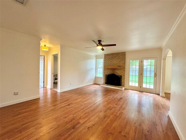 1501 Greenfield Dr in Round Rock, TX - Building Photo - Building Photo