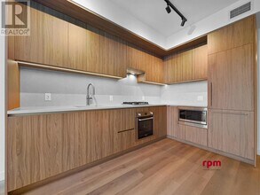 5987-5987 Wilson Ave in Burnaby, BC - Building Photo - Building Photo
