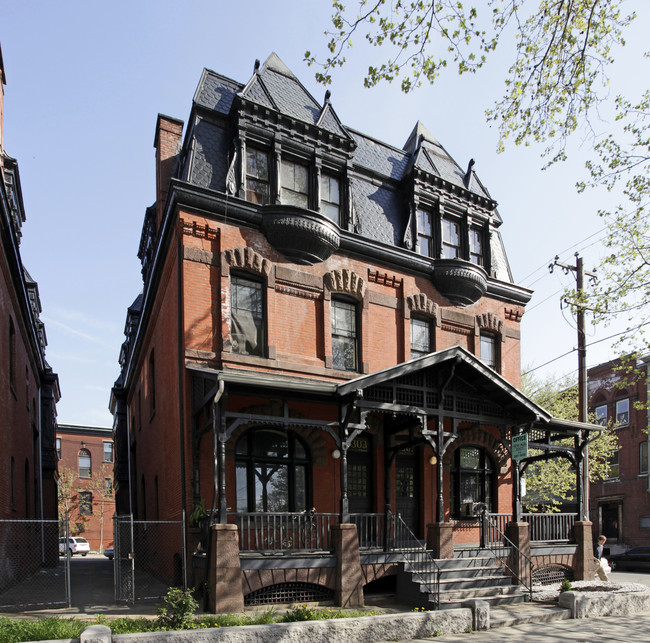 3301-3303 Powelton Ave in Philadelphia, PA - Foto de edificio - Building Photo