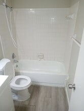 6816 SW 4th Pl in Gainesville, FL - Building Photo - Building Photo