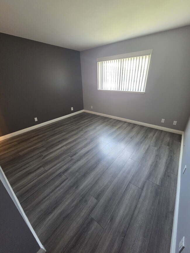 2012 E Mission Ave in Escondido, CA - Building Photo - Building Photo