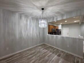 6881 Roundleaf Dr in Jacksonville, FL - Building Photo - Building Photo