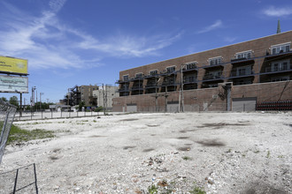 1600 W Madison St in Chicago, IL - Building Photo - Primary Photo