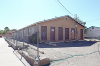 512 Trumbull Ave SE in Albuquerque, NM - Foto de edificio - Building Photo