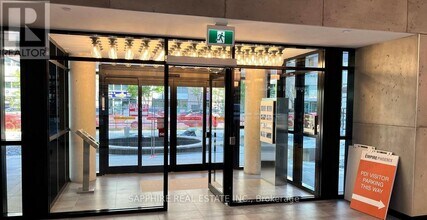 251 Manitoba St in Toronto, ON - Building Photo - Building Photo