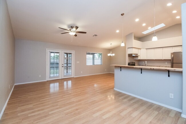 1136 N Cottonwood Ct in Gilbert, AZ - Building Photo - Building Photo