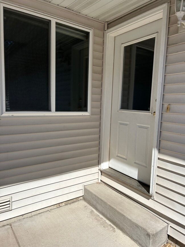 1010 Pumphouse Rd, Unit 3 in Chippewa Falls, WI - Building Photo - Building Photo