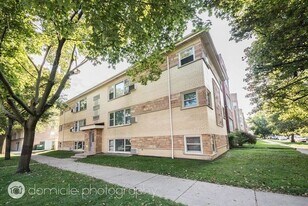 5020 N Washtenaw Ave in Chicago, IL - Building Photo