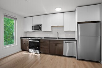 69 Elm St in Biddeford, ME - Building Photo - Building Photo