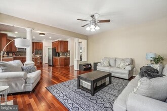 18119 Camdenhurst Dr in Gainesville, VA - Building Photo - Building Photo