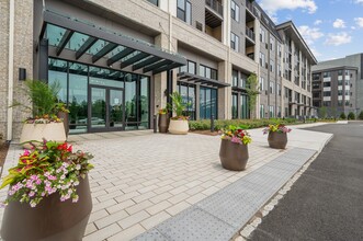 Oliver on the Hudson in Jersey City, NJ - Building Photo - Building Photo