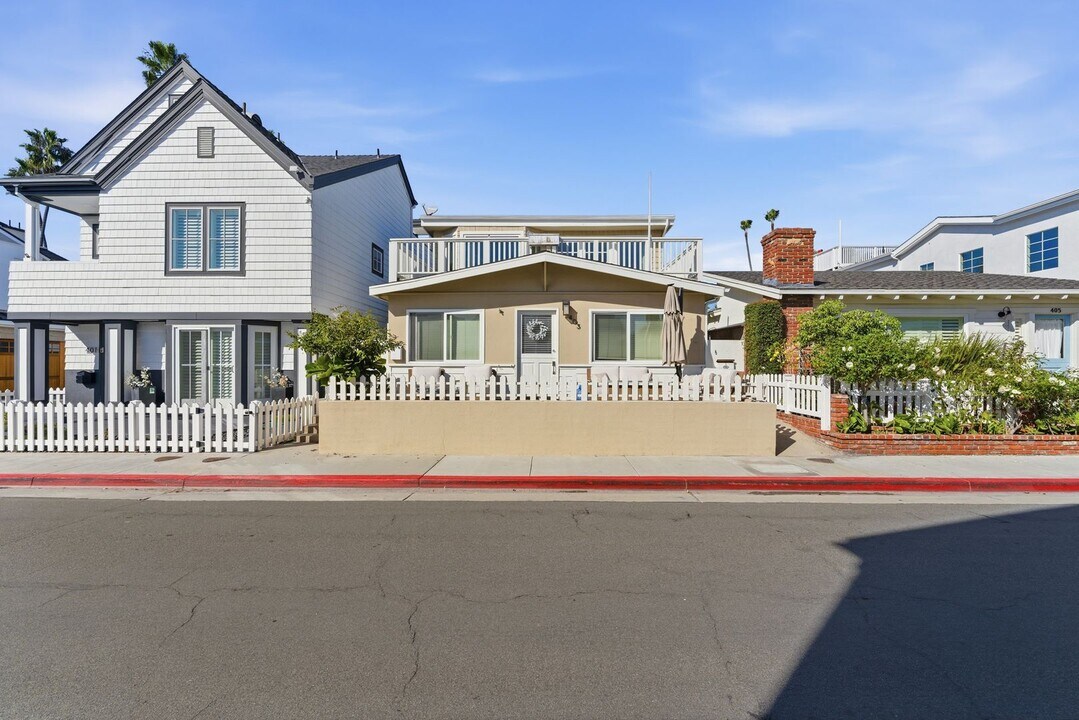 403 38th St in Newport Beach, CA - Building Photo