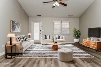 76 Mallie Ct in Hampton, GA - Building Photo - Building Photo