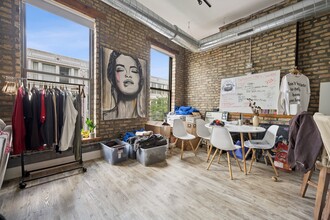 1572 N Milwaukee Ave in Chicago, IL - Building Photo - Building Photo