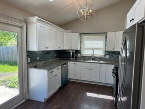 1440 Briarwood Dr in Naperville, IL - Building Photo - Building Photo