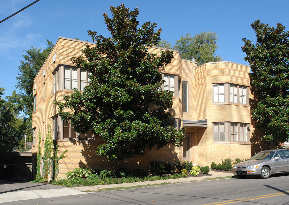 The Hermitage in Kansas City, MO - Building Photo