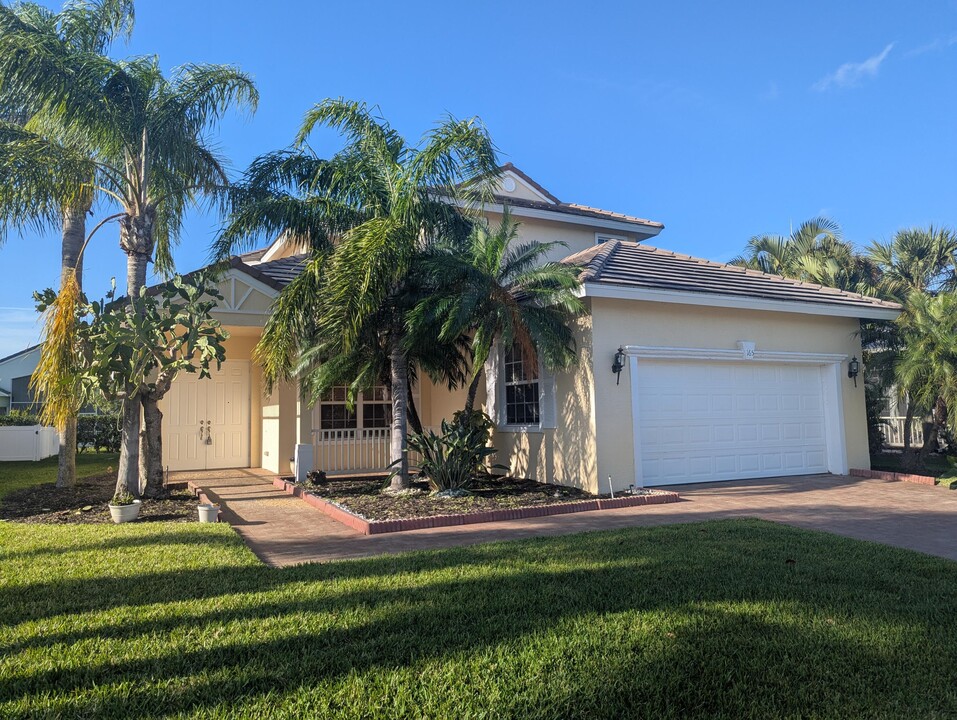 165 NW Swann Mill Cir in Port St. Lucie, FL - Building Photo