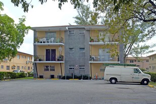 925 NW 37th Ave Apartments