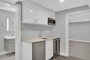 771 Harrison Ave, Unit PH-1 Apartamentos