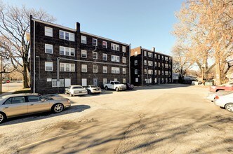 Brooke Hills in Kansas City, MO - Building Photo - Building Photo