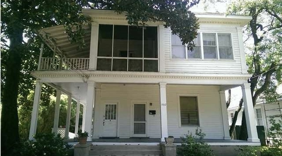 1867 Old Government St in Mobile, AL - Building Photo