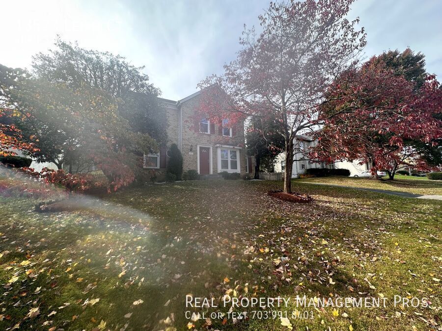 13523 Leith Ct in Chantilly, VA - Building Photo