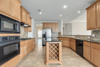 321 Grafton Ln in Austin, TX - Building Photo - Building Photo