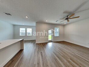 3208 Carthage Ave in Parrish, FL - Building Photo - Building Photo